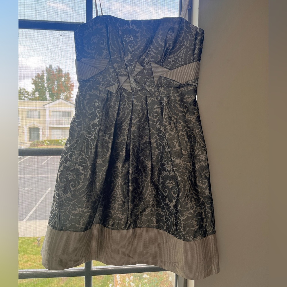 BCBG MAXAZRIA DRESS SIZE 4